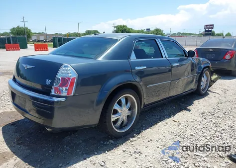 2007 Chrysler 300C z USA, uszkodzony, nr VIN 2C3KA63H67H838800